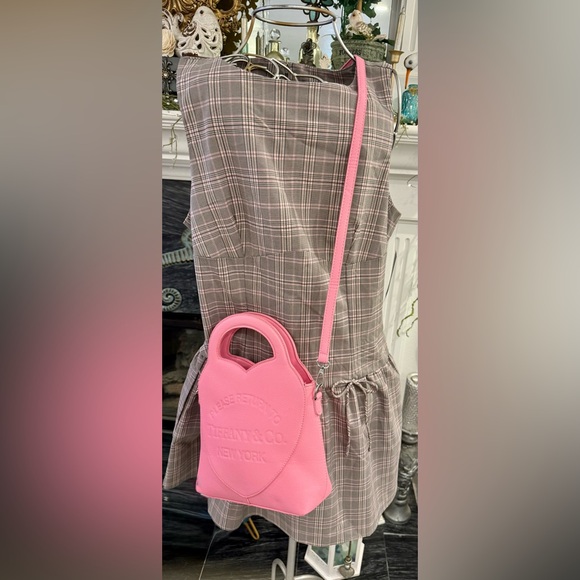 Pink Heart Shaped Inspired Women's Bag. - Picture 3 of 14